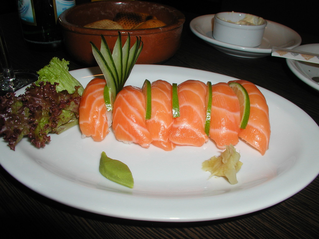 Rubia y Negra - nigiri salmon