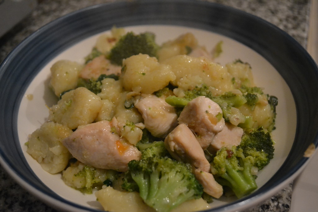 Gnocchi with chicken and broccoli
